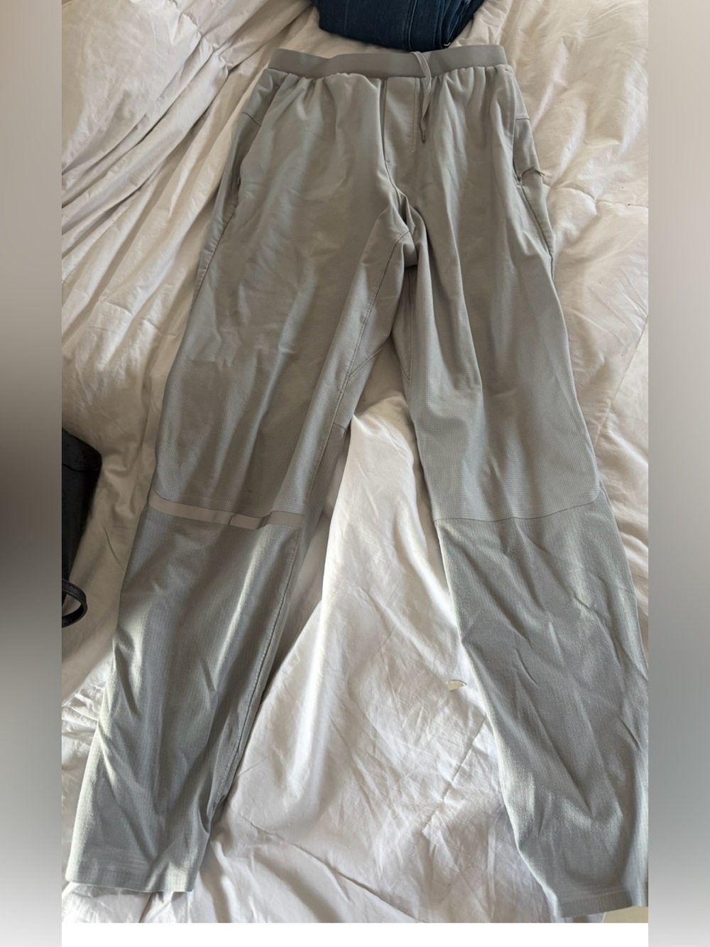 lululemon athletica Men's Light Grey silver Jogger-Style Sweatpants size small